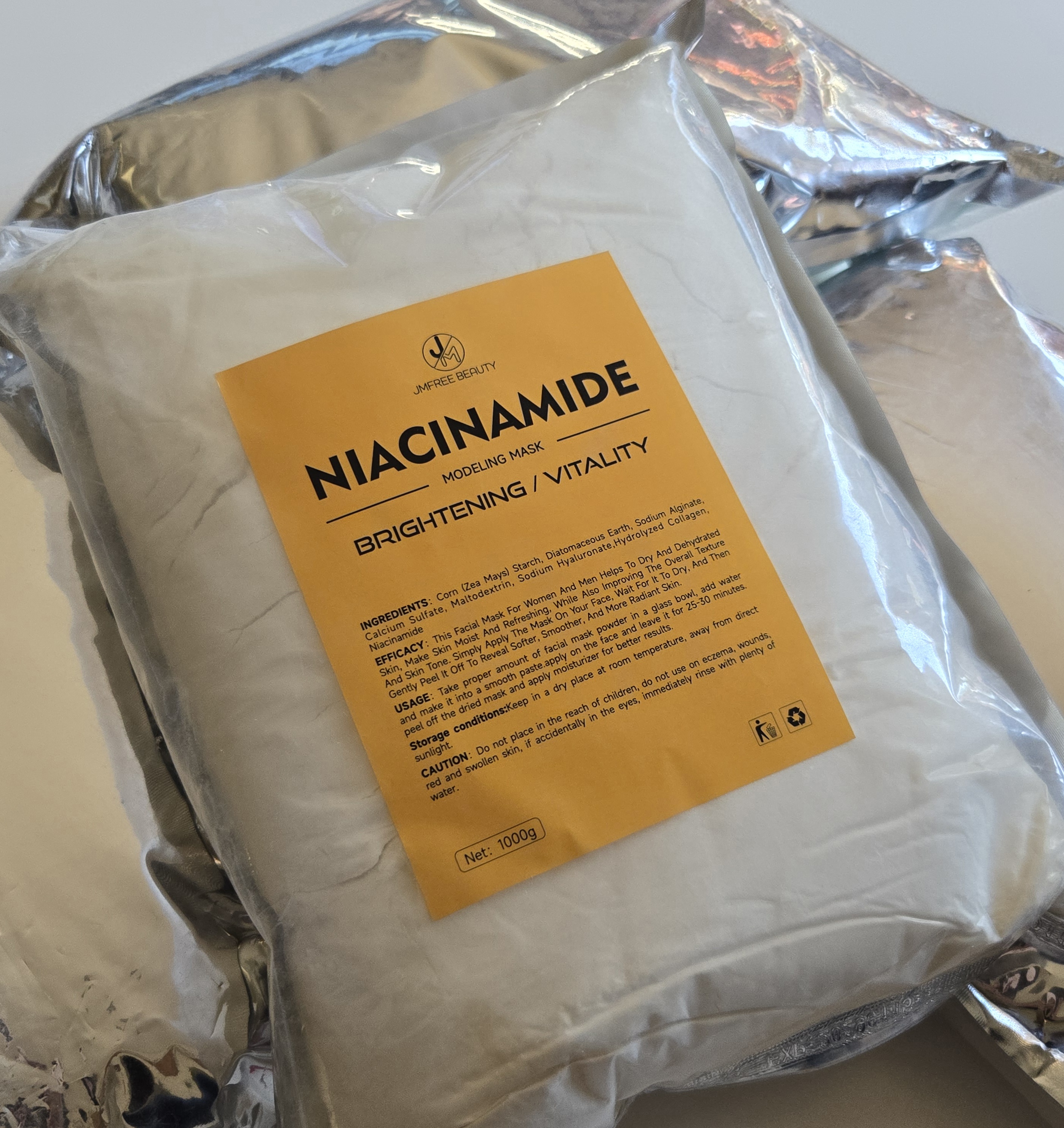 Modeling Mask — Niacinamide